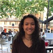 Profesora de matemáticas imparte clases particulares para niveles de primaria